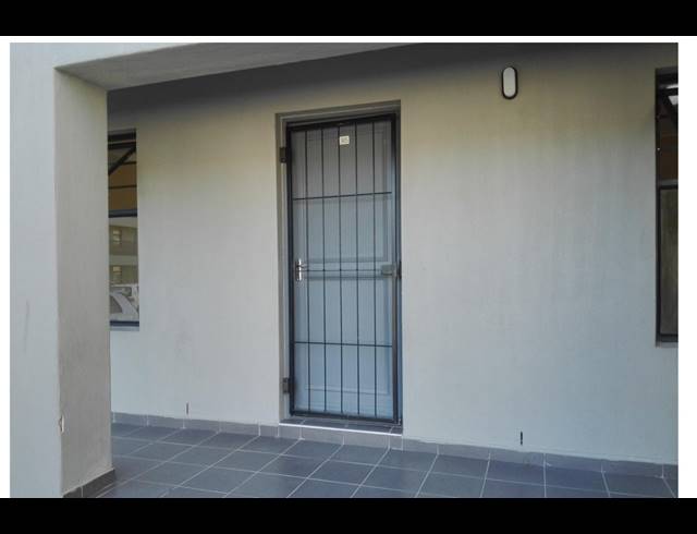 2 bed property to rent in PARKLANDS